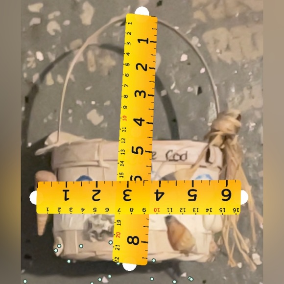 Vintage Nantucket Cape Cod basket adorned with seashells and hand painted waves - Picture 7 of 7